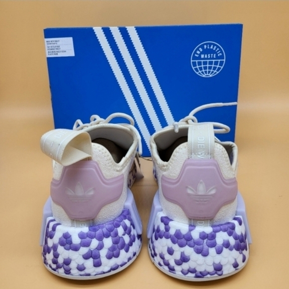 New Adidas Originals Women's NMD_R1 Running Shoes Size 8 - Picture 5 of 7